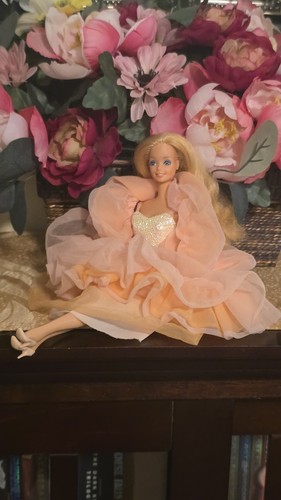 Lovely 1985 mattel peaches - lovely,