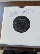 Kate Bush ‘Hounds Of Love’ Hand signed Vinyl Single
