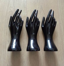 x 3 Hand Model Finger Display