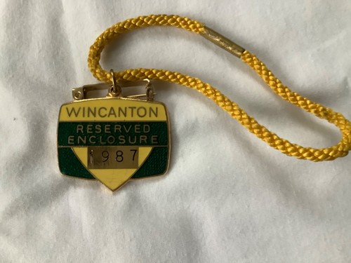 Horse racing members enamel - horse,