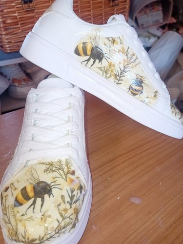 Pretty bumble bee shoes