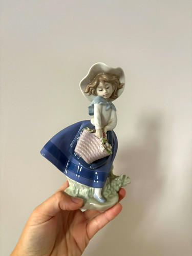Vintage lladro pretty pickings - vintage,