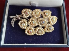 Vintage Gold Tone Aurora Borealis Glass Faux Seed Pearl Hearts Brooch 