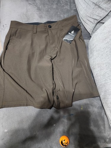 Nwt volcom frickin - frickin, cross