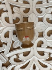 Lady face vase/makeup brush