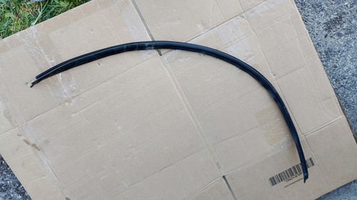 Front windscreen glass rubber - front,