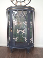 Curved glass, bow fronted Vintage drinks cabinet / Display cabinet / Gin cabinet