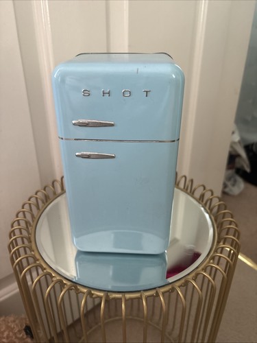 Smeg fridge lookalike - fridge, shot