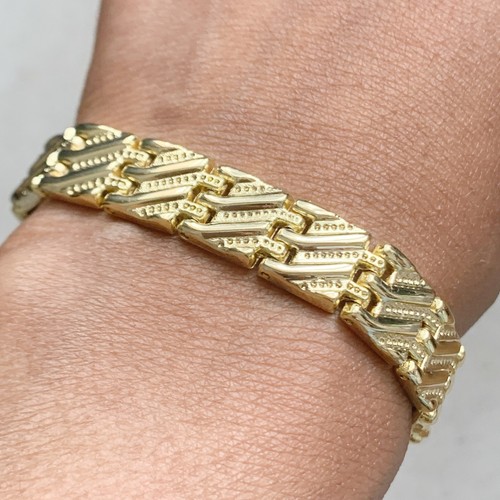 Chunky gold tone - tone, chevron
