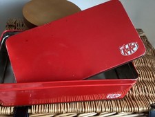 vINTAGE RED RECTANGLE Kit Kat