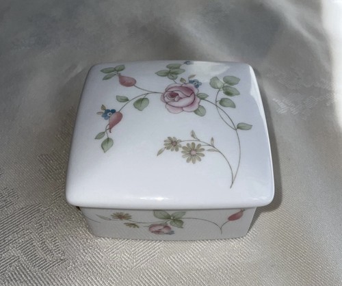 Vintage wedgwood rosehip - vintage,