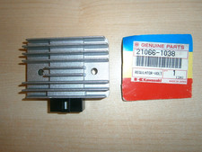 NEW GENUINE KAWASAKI  ZR550