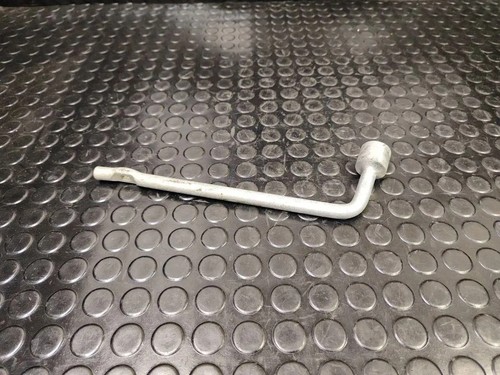 Nissan leaf ze1 wheel nut - nissan,