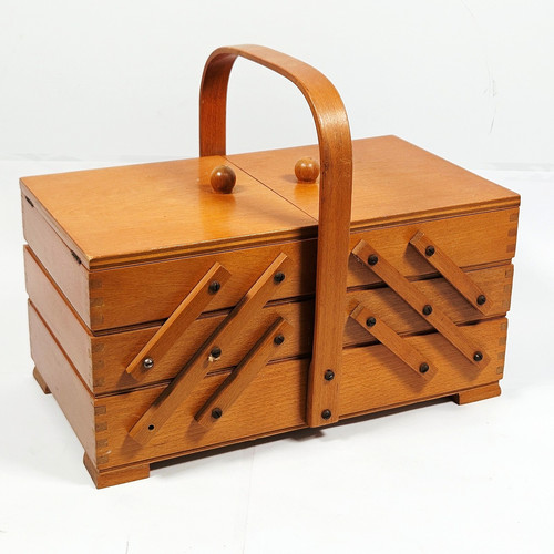 Wooden cantilever sewing - wooden,