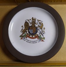 HORNSEA LANCASTER POTTERY QUEEN ELIZABETH ll SILVER JUBILEE PLATE 1952-1977 16cm