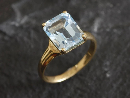 Emerald cut aquamarine - cut,