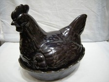 VINTAGE CERAMIC HEN EGG