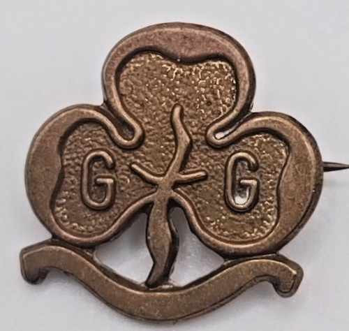Girl guides lapel - girl,