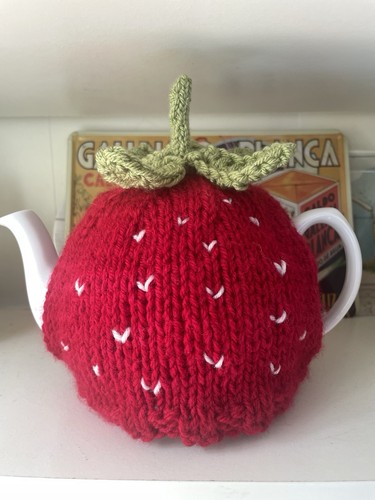 Strawberry knitted tea cosy - tea,