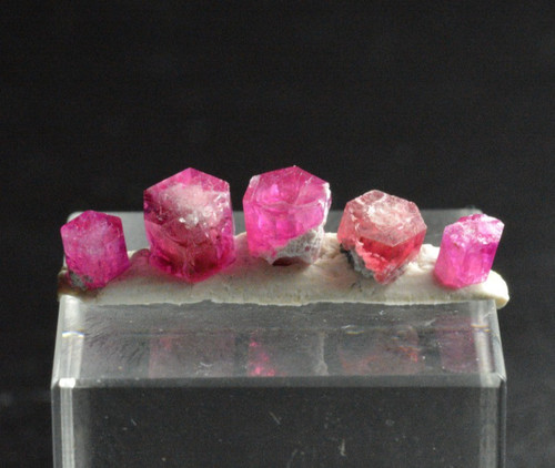 Red beryl facet - rough,,
