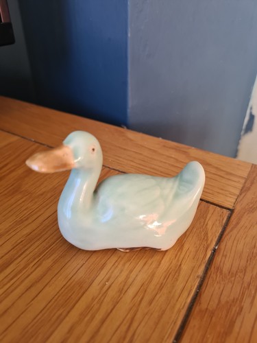 Duck figurine pale - duck,
