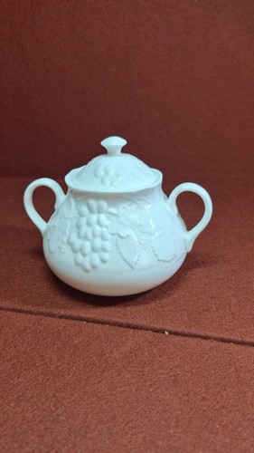 Wedgwood strawberry and - strawberry,