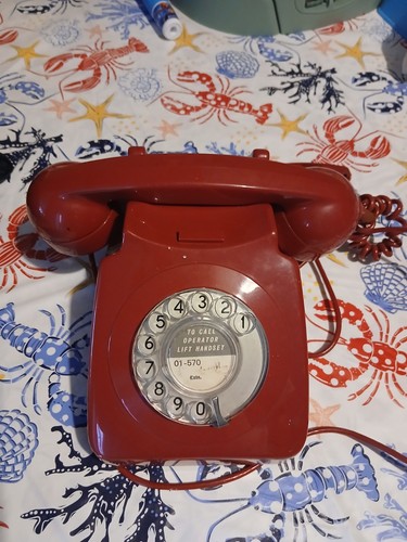 Vintage red gpo 746f - vintage, rotary