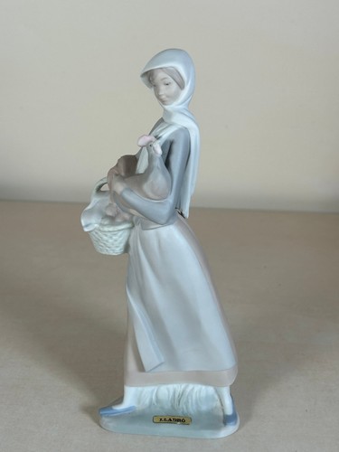 Lladro 4591 girl with cockerel - 4591,