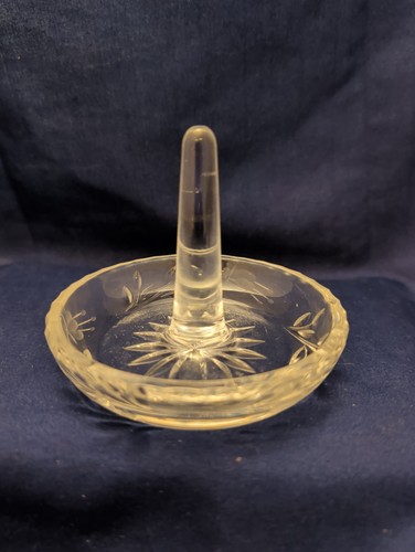 Stuart crystal ring holder - stuart,