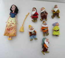 SNOW WHITE AND 7 DWARFS