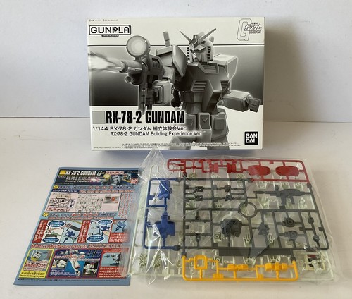 Bandai 144 gunpla - 1:144, rx-78-2