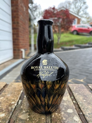 Chivas regal royal salute - royal,