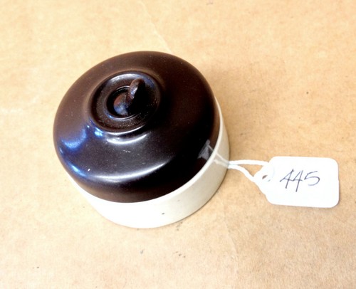Round brown bakelite - brown,