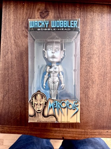 Maria robot from metropolis - robot,
