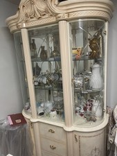 Luxury Ornate Flower Handcrafted Corner Glass Display Cabinet Cream & Gold