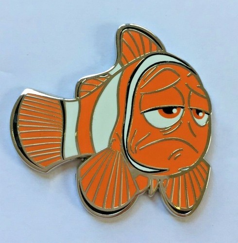 Disney pin badge - disney,