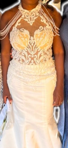Stunning wedding dress - stunning,