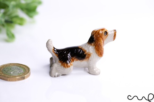 Sitting ceramic basset hound - sitting,
