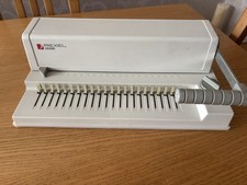 Rexel CB3000 Compact Comb