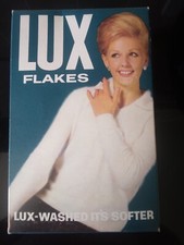 Lux Flakes Washing Powder Box