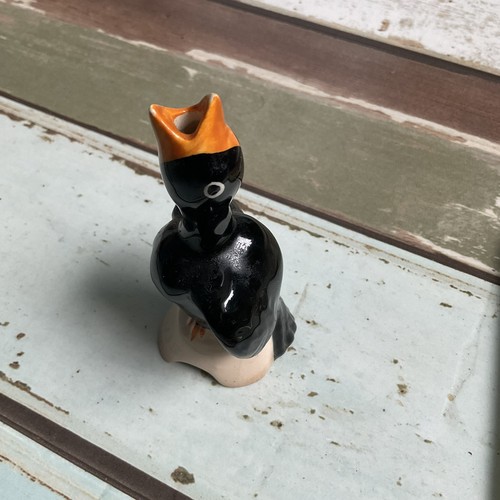 Newport pottery blackbird pie - pottery,