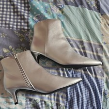 Ladies Size 6/EU39 Faux Leather Silver Zip Up Ankle Boots with Kitten Heel - NEW
