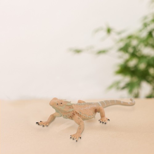 Bearded dragon figurine - bearded,
