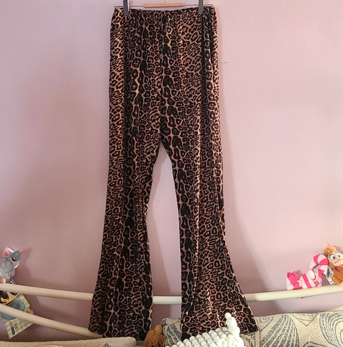 Glamorous women leopard - glamorous,