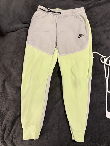 Nike tech fleece - nike, neon