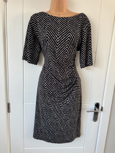 Connected apparel black white - apparel,