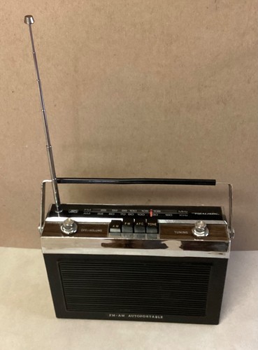 Vintage realistic am - realistic, fm-am