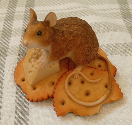 Figurine mouse cheese - of, &