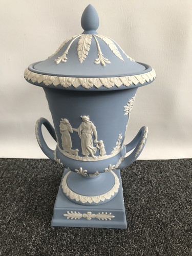 Wedgwood blue jasperware large