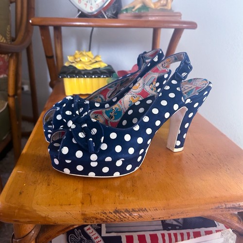 Retro 1940s style shoes - style, navy